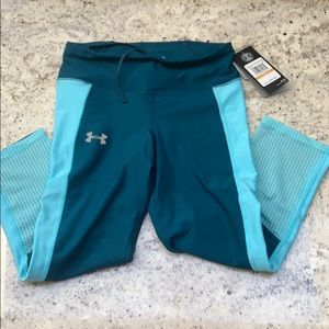 NWT Under Armour Compression Capris
